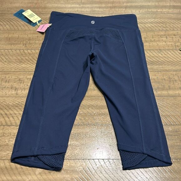 NWT Tangerine Capri leggings size small - Picture 8 of 13